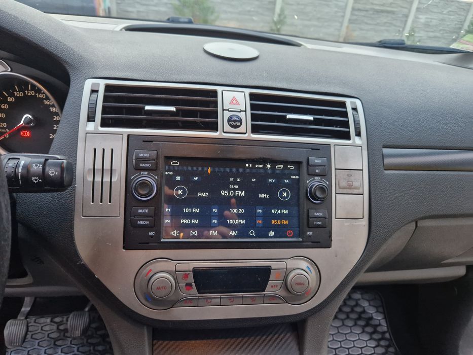 Vand ford kuga din 2010 sau schimb cu VW Passat CC benzina