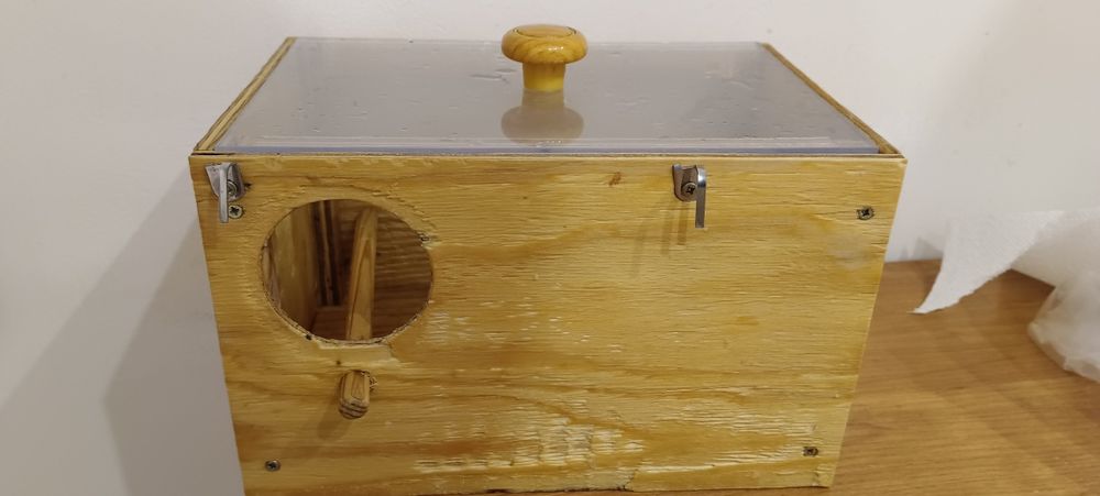 Домик для птенца с открытым верхом