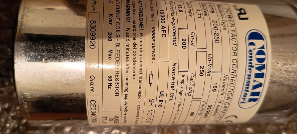 Конденсатор COMAR