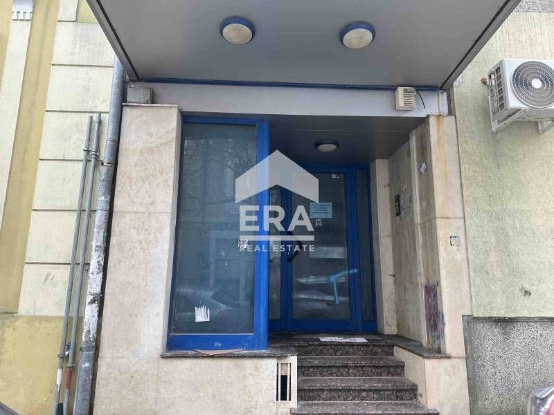 Офис сграда под наем, с партер, подземен и три надземни етажа, район О