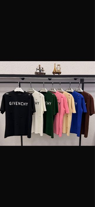 Tricouri givenchy!
