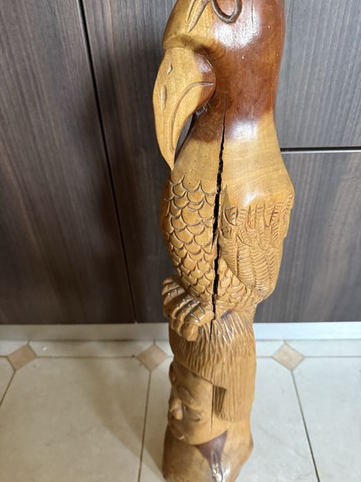 Sculptura mare din lemn masiv