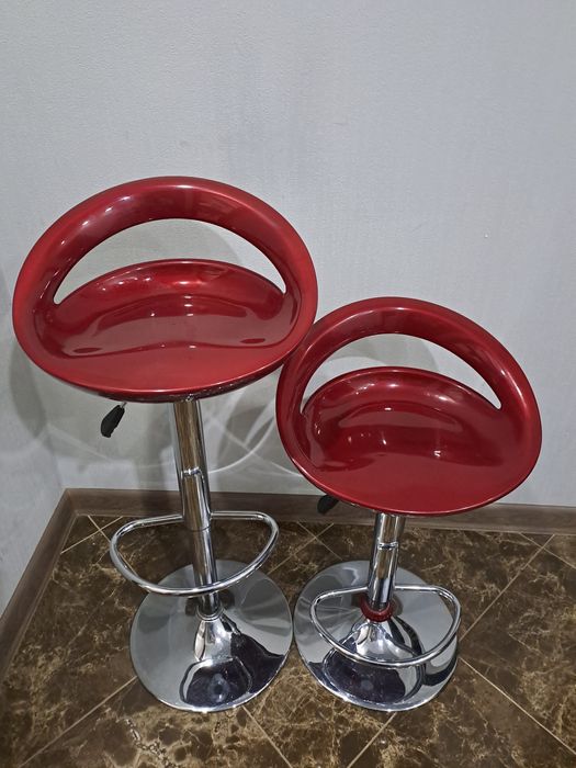 Продам 2 барных стула