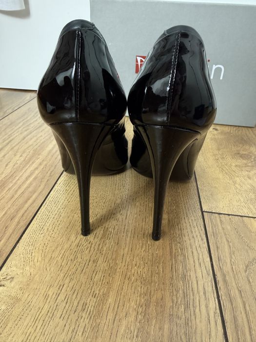 Продам женскую обувь