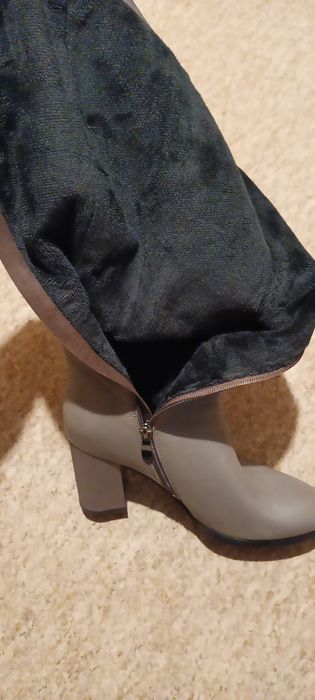 Продам женские сапоги