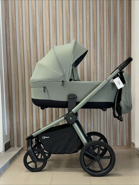 Коляска сотилади.