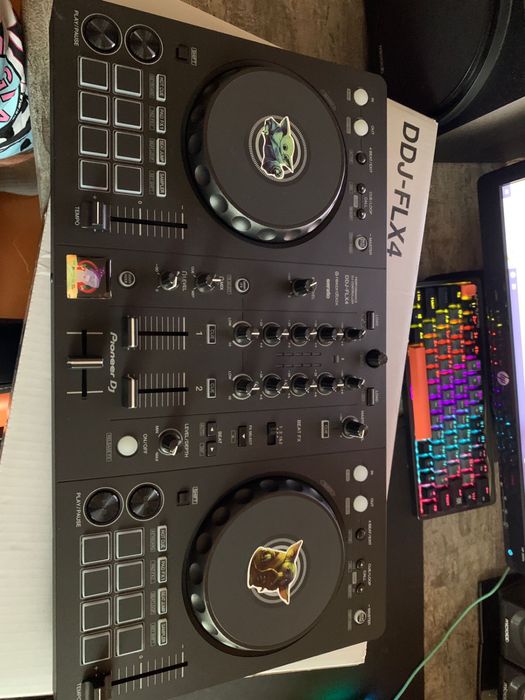 J-контроллер Pioneer DJ DDJ-FLX4