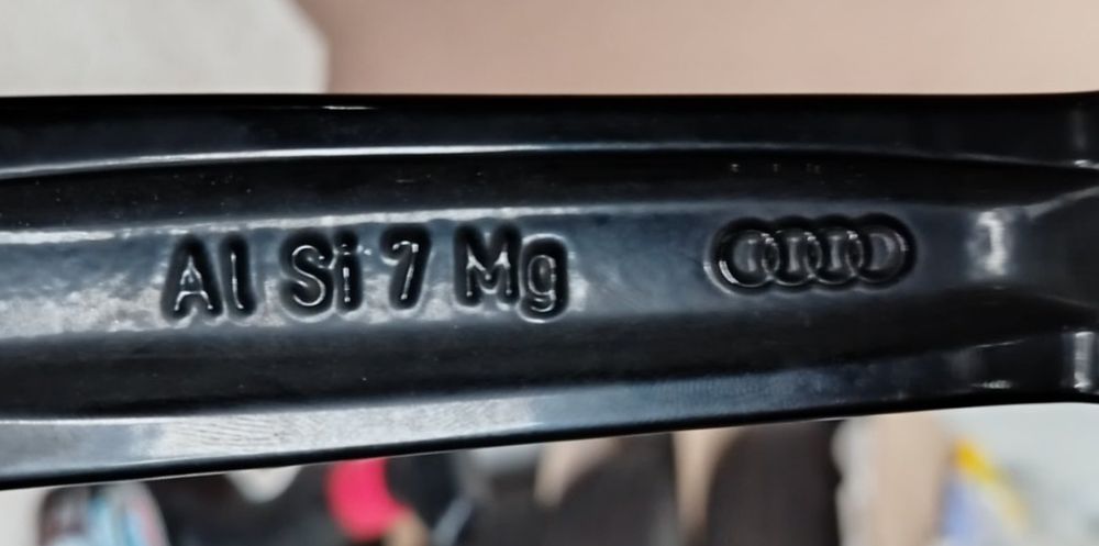 Оригинални джанти с гуми зимни 22 цола Audi Q8 SQ8 RSQ8