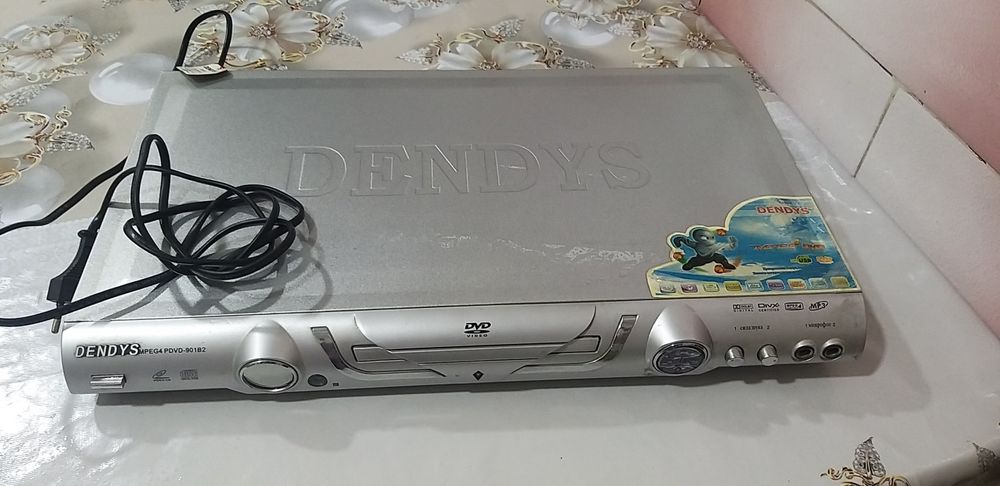 Продам игровую приставку