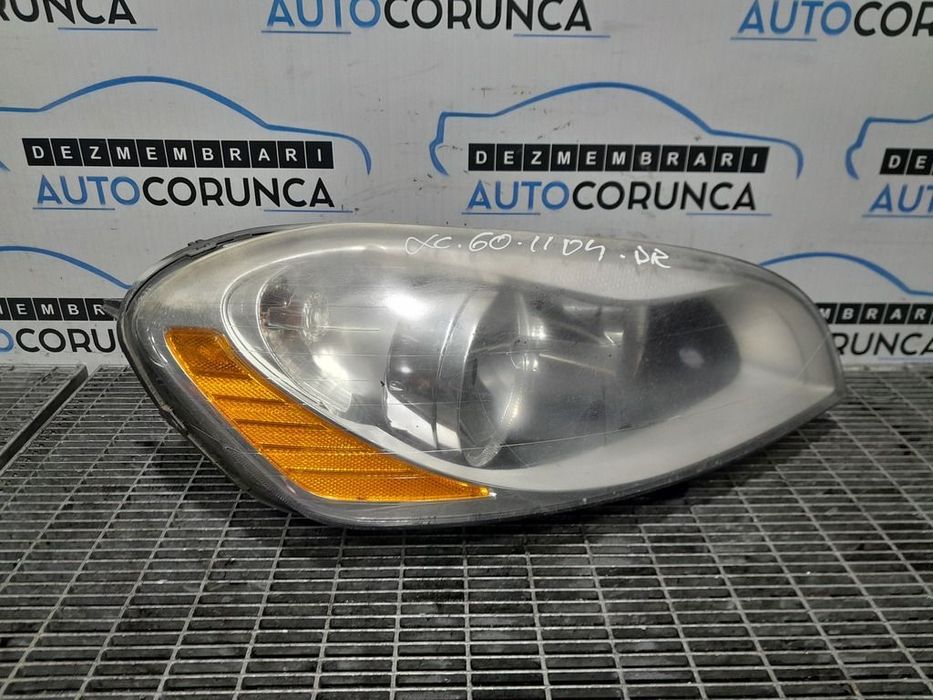 Far Dreapta Volvo XC60 2008 - 2013 SUV 4 Usi (1104) Fara xenon 30763146