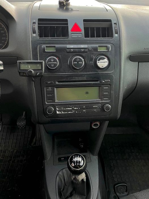 Volkswagen Touran 2004 diesel, 1.500 € — imagine 2