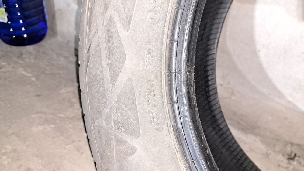 Cauciucuri de vară  Continental  215 65 17