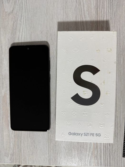 Смартфон Samsung Galaxy S21 FE 5G 6/128