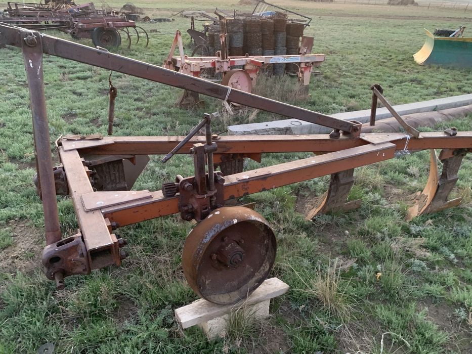 Плуг ПЛН-4-35.