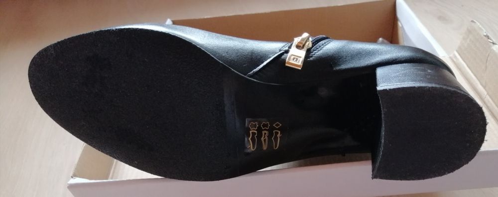 Botine Nessi negre din piele naturala, mărime 38, noi