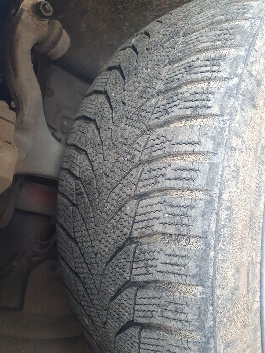 4бр Гуми 225 40 18. Зимни  120лв