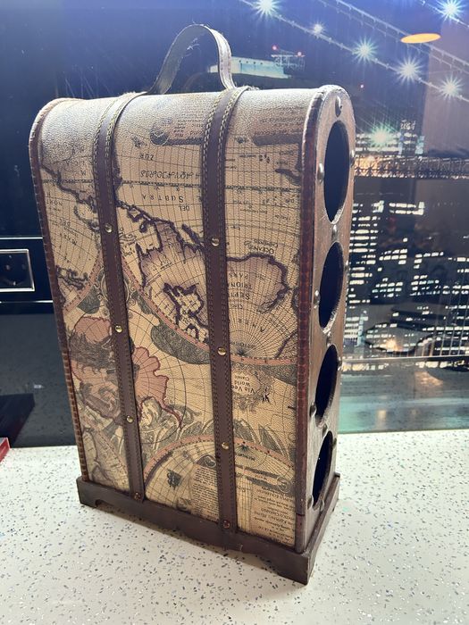 Поставка за вино от дърво