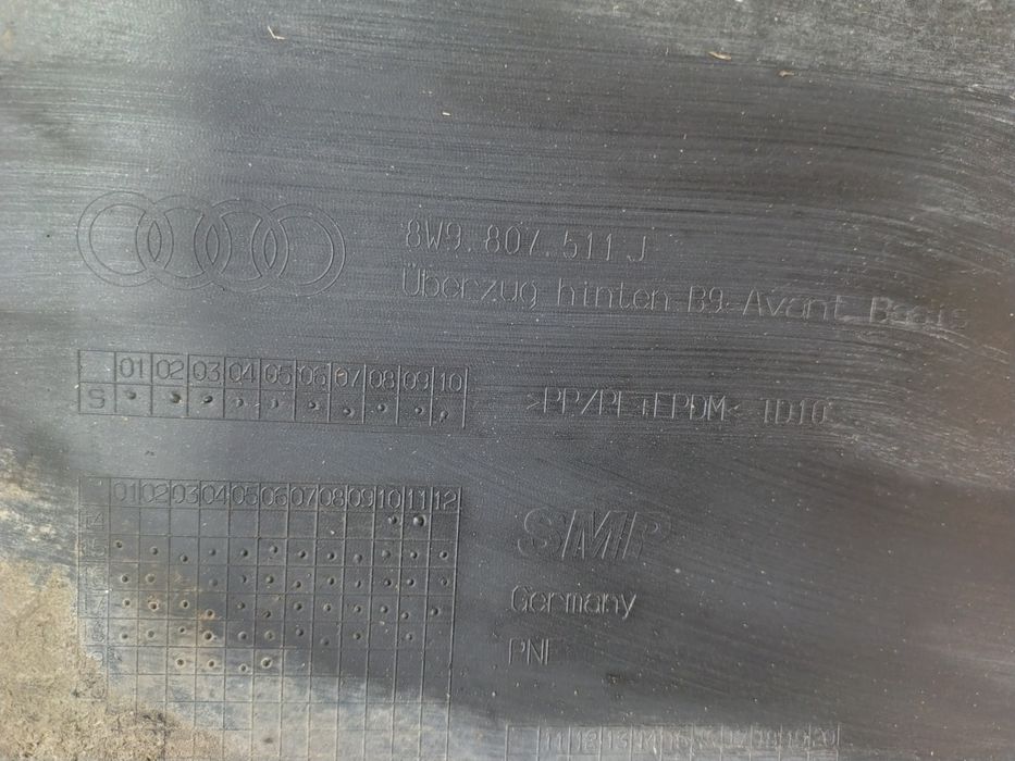 Bara spate Audi A4 B9 Kombi an 2015-2019 cu defect la o prindere