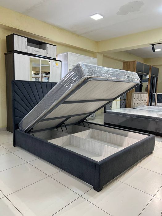 Двухспальная кровать