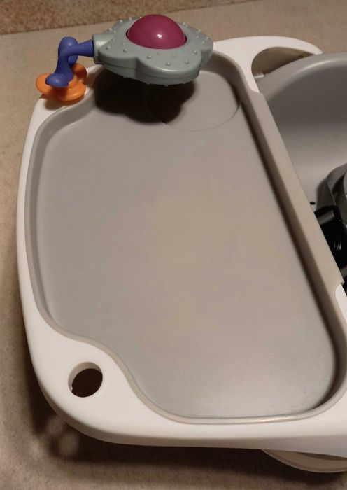 Повдигащо столче за хранене Lorelli