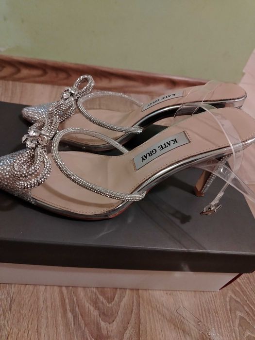 Официални обувки на ток