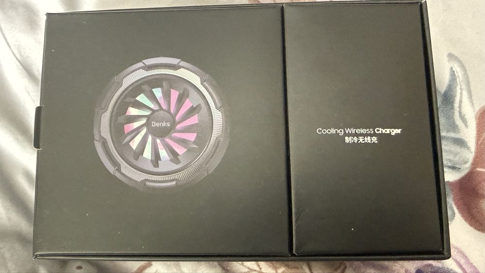 Зарядка с кулером охлаждения Wirelless Benks