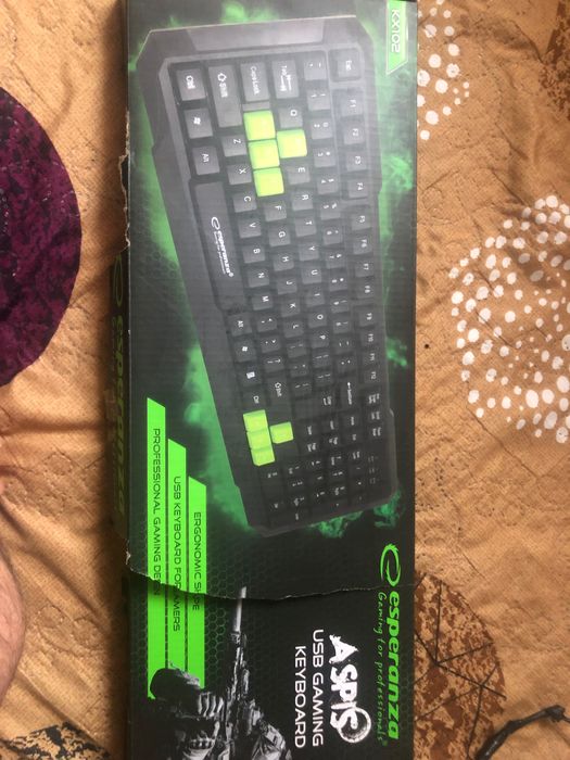 Tastatura noua la cutie