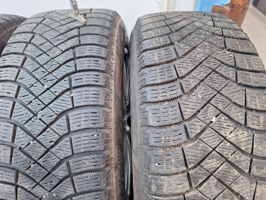 jante Audi originale  pe 17 pt  A4,A5 A6,A7 cu anvelope iarna.