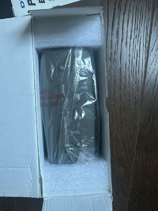 Bluetooth стерео тонколона с функция алармен часовник и FM радио тунер