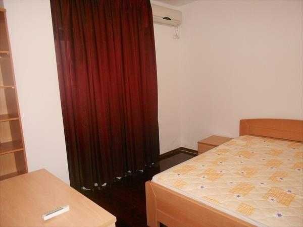 Дава се под наем Двустаен апартамент в Бургас, Лазур - 57 кв.м за 204 € - Снимка #2