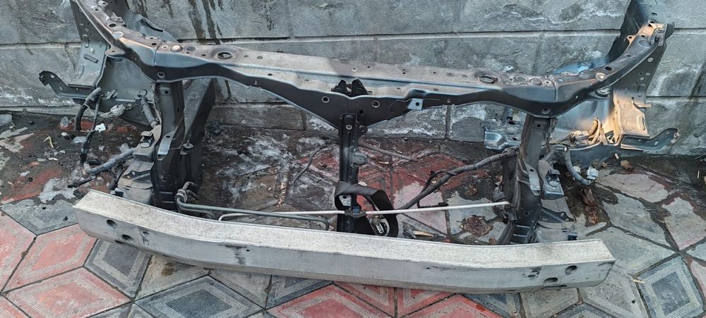 Продам телевизор с ленжеронами