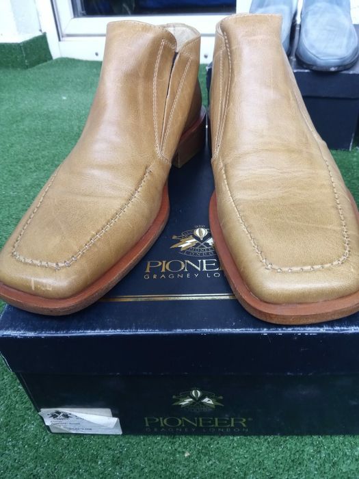 Мъжки боти от естествена кожа