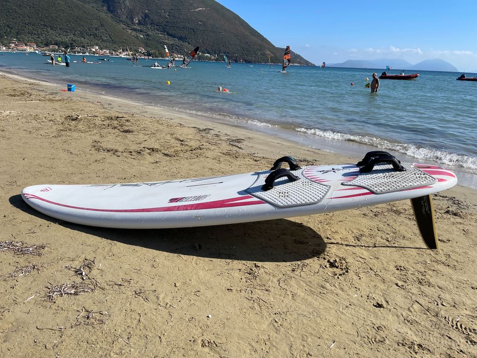 Vand placa de windsurfing Fanatic Shark 145 l