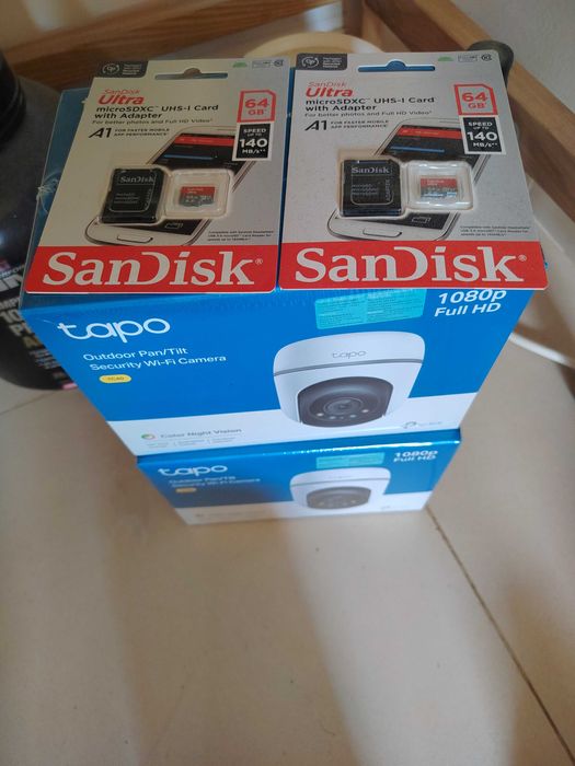 Vând  2 camere supraveghere + card memorie