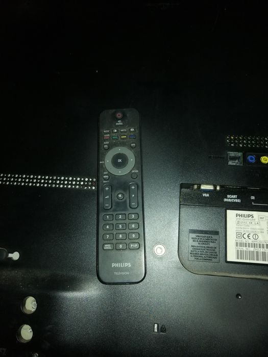 Televizor smart philips 46 inci, ecran fisurat