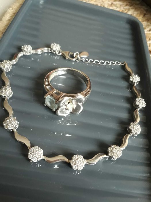 Inel argint floare cu pietre topaz si peridot