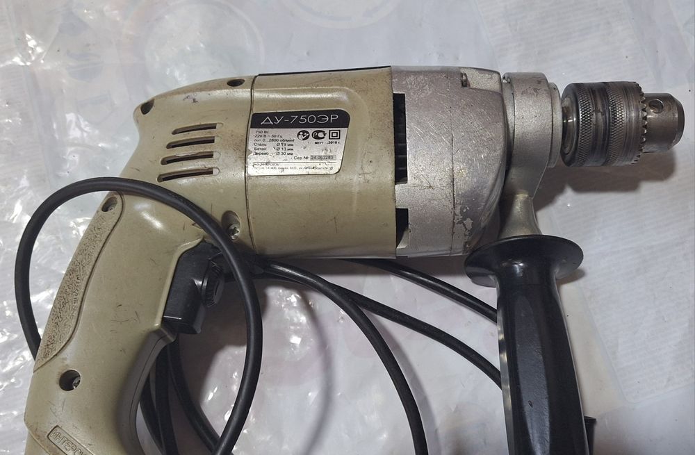 Дрель российский, интерскол