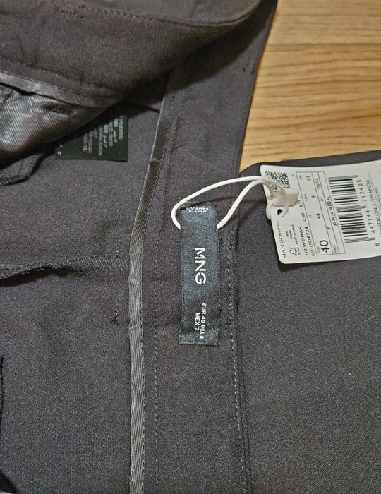 Pantaloni de damă Mango