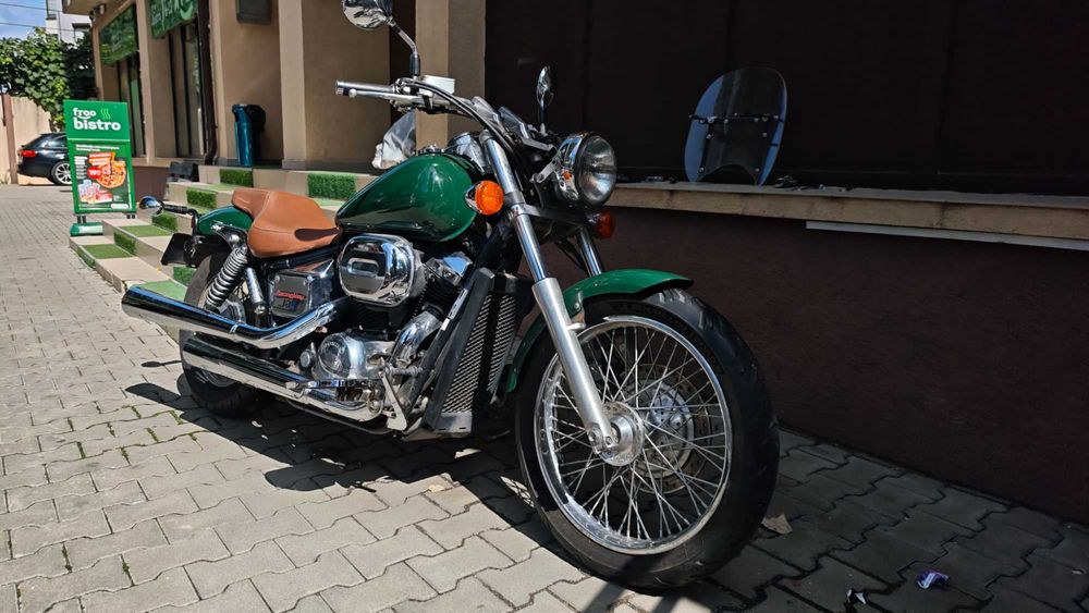 Motocicleta Honda Black Widow 750cc