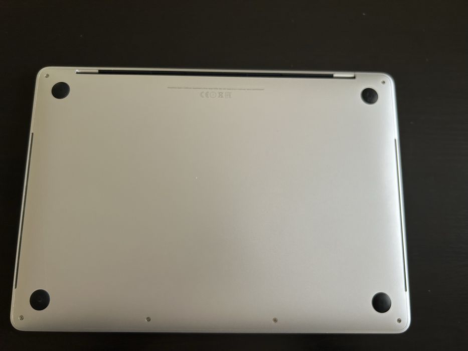 Macbook Pro 13" A1706 i5 16 GB RAM 256 GB SSD 619 cicluri