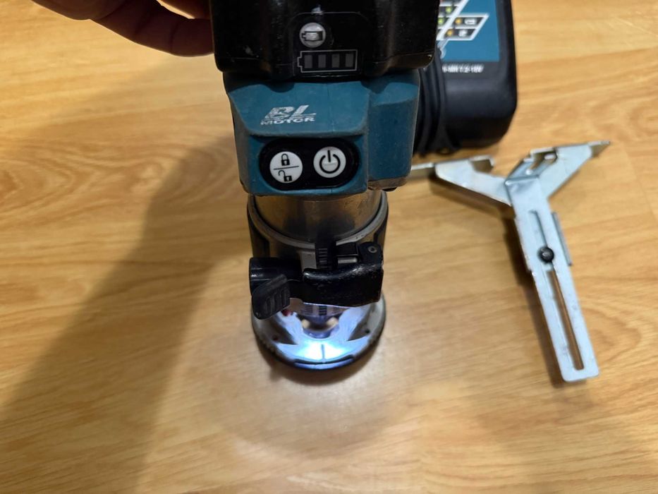 Makita DRT50 Оберфреза