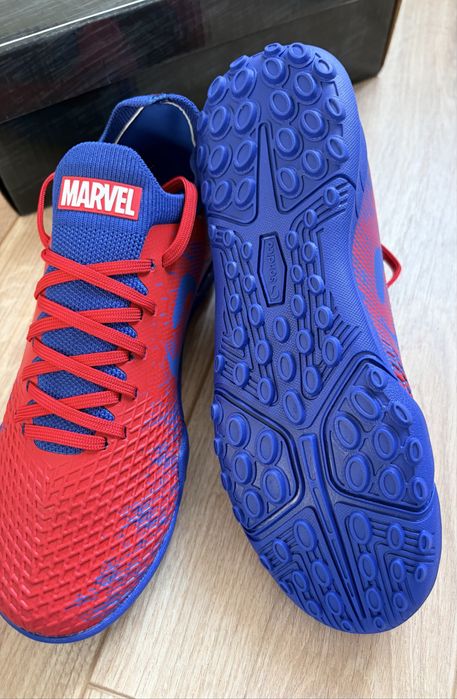 Sondico Marvel 33 размер стоножки футболни