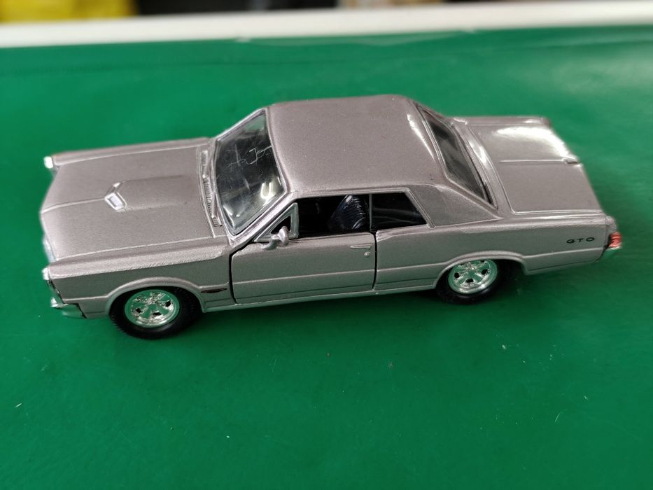 Количка welly pontiac 1965 gto