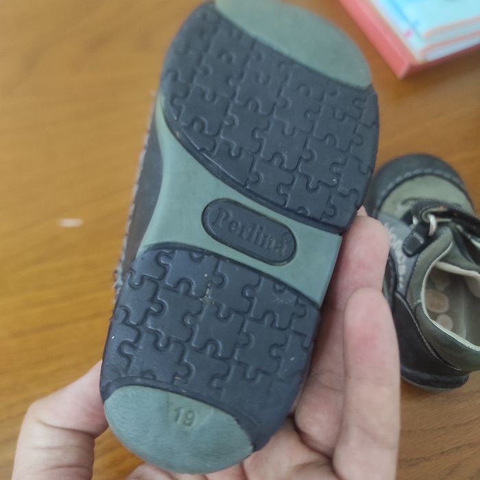 Детскую обувь для первых шагов