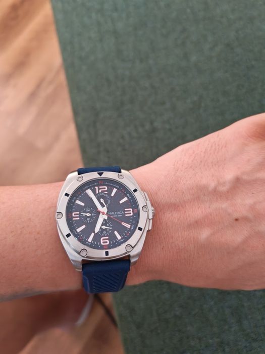 Часовник Nautica