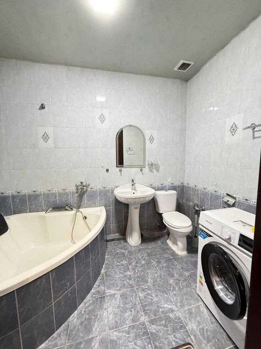 продается 2/3/3 на:  а.навоий