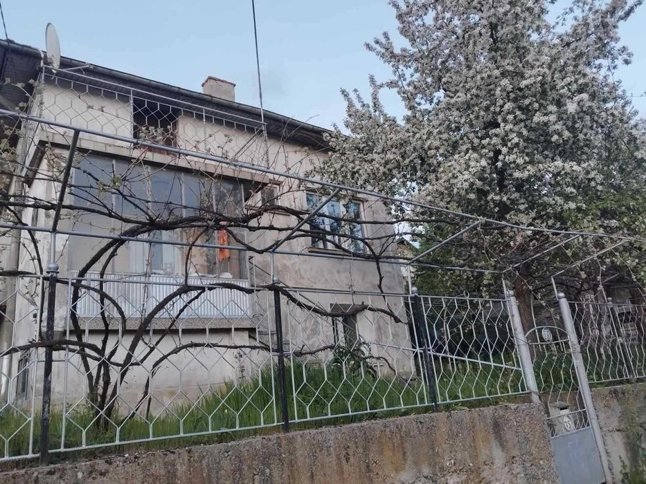 Къща в Перник кв. Ралица