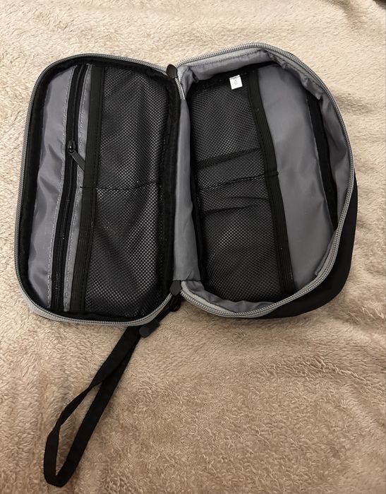 Компактен органайзер/калъф за кабели и аксесоари