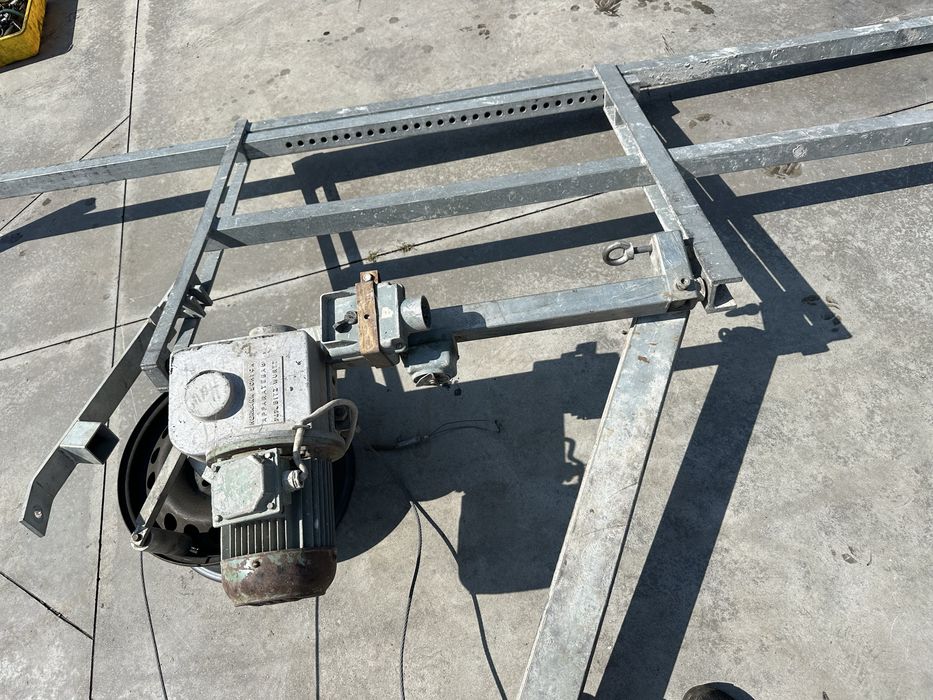 Macara construcții cu troliu , electropalan