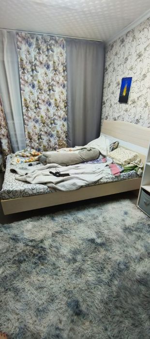 Кровать двуспальная с матрасом